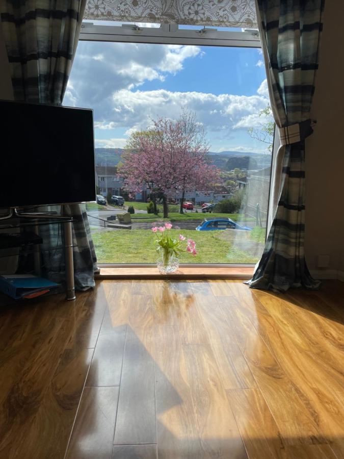 Dumbarton With A View Apartment Bagian luar foto